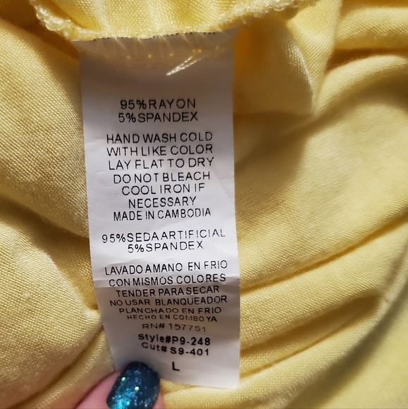 NWOT Yellow Basic Top - Picture 4 of 4